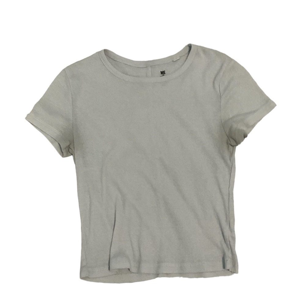white cropped tee